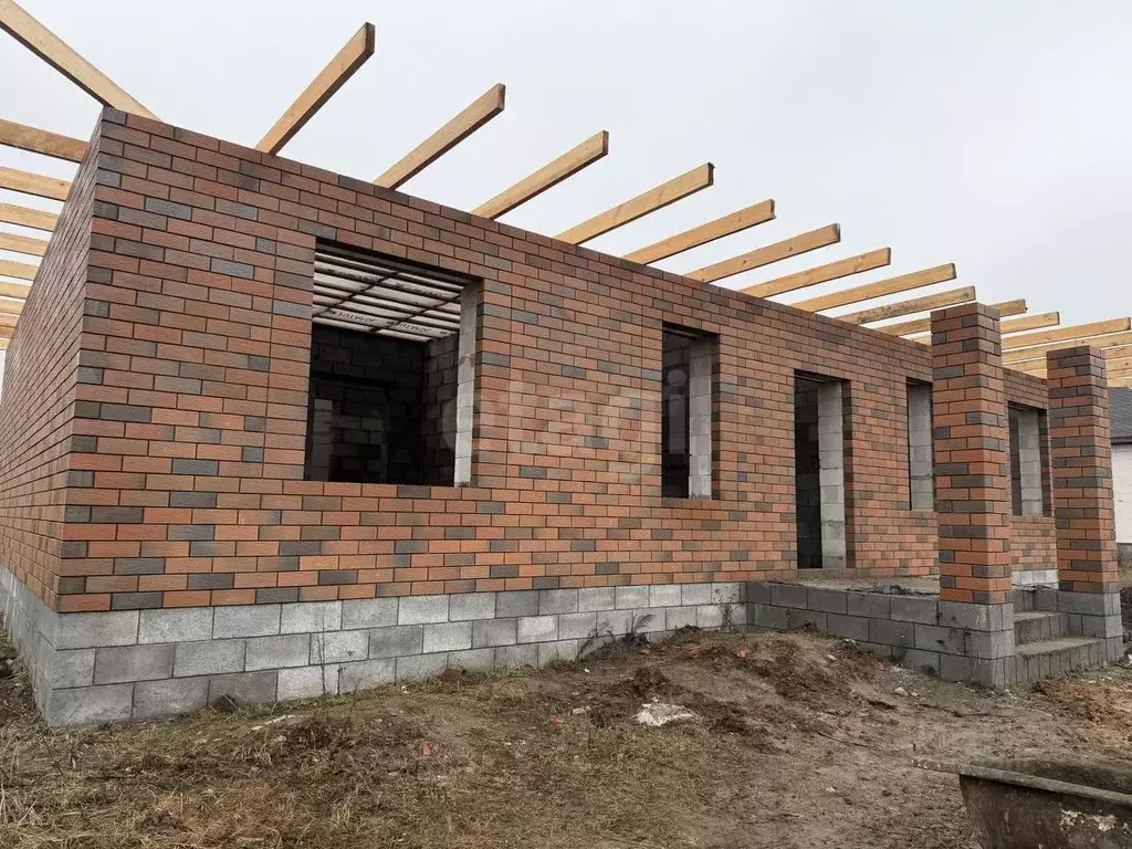 Дом в Белгородская область, Корочанский район, Мелиховское с/пос, с. ... - Фото 1