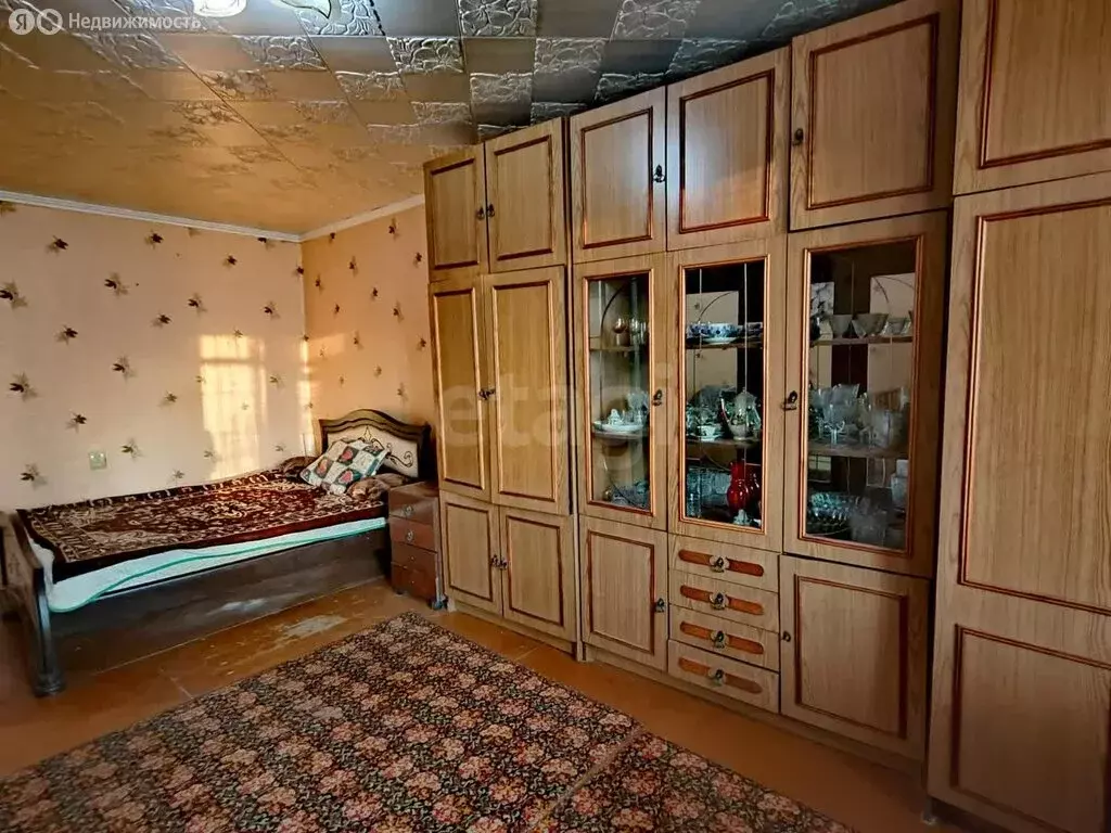 1-комнатная квартира: посёлок городского типа Белые Берега, улица ... - Фото 0