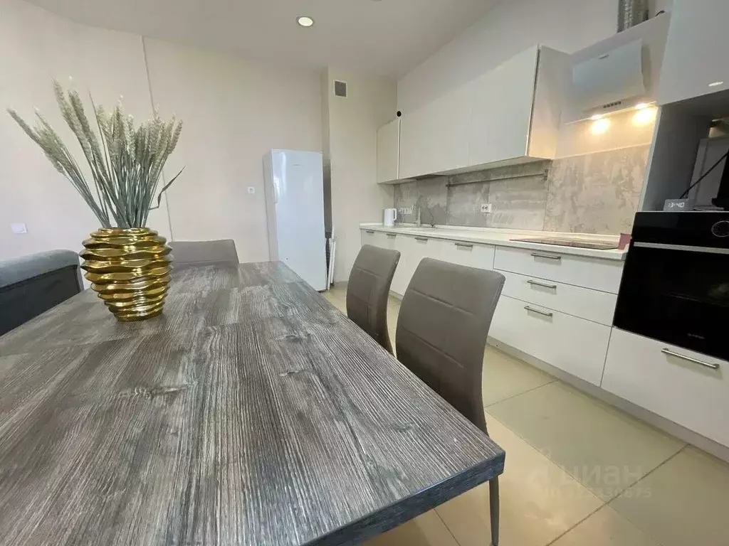 2-к кв. Свердловская область, Екатеринбург ул. Мельникова, 38 (69.9 м) - Фото 2