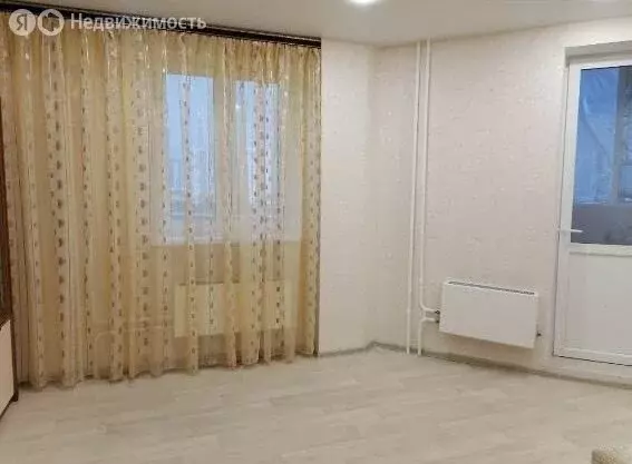 1-комнатная квартира: Тюмень, улица Станислава Карнацевича, 1к1 (42 м) - Фото 1