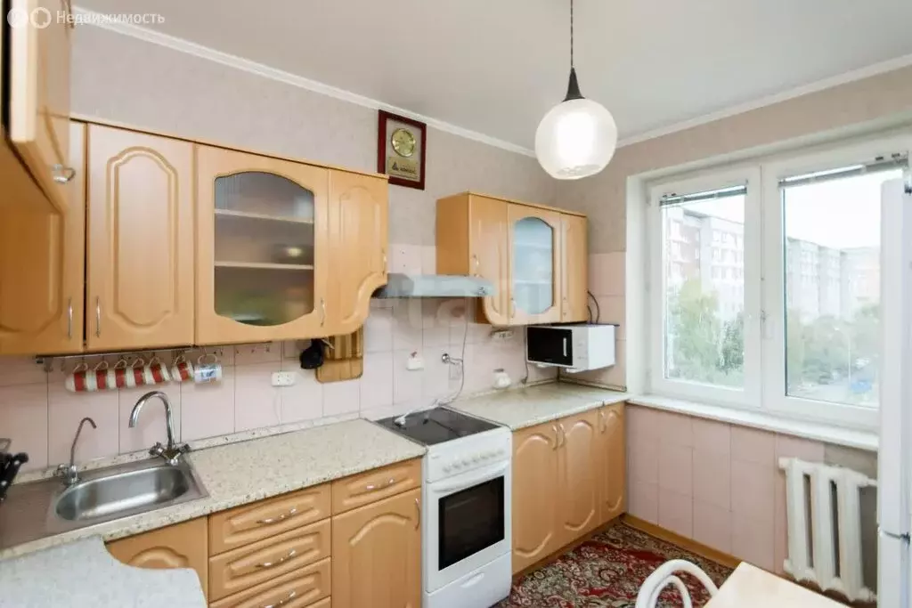 3-комнатная квартира: Тюмень, улица Александра Логунова, 20 (64.6 м) - Фото 1