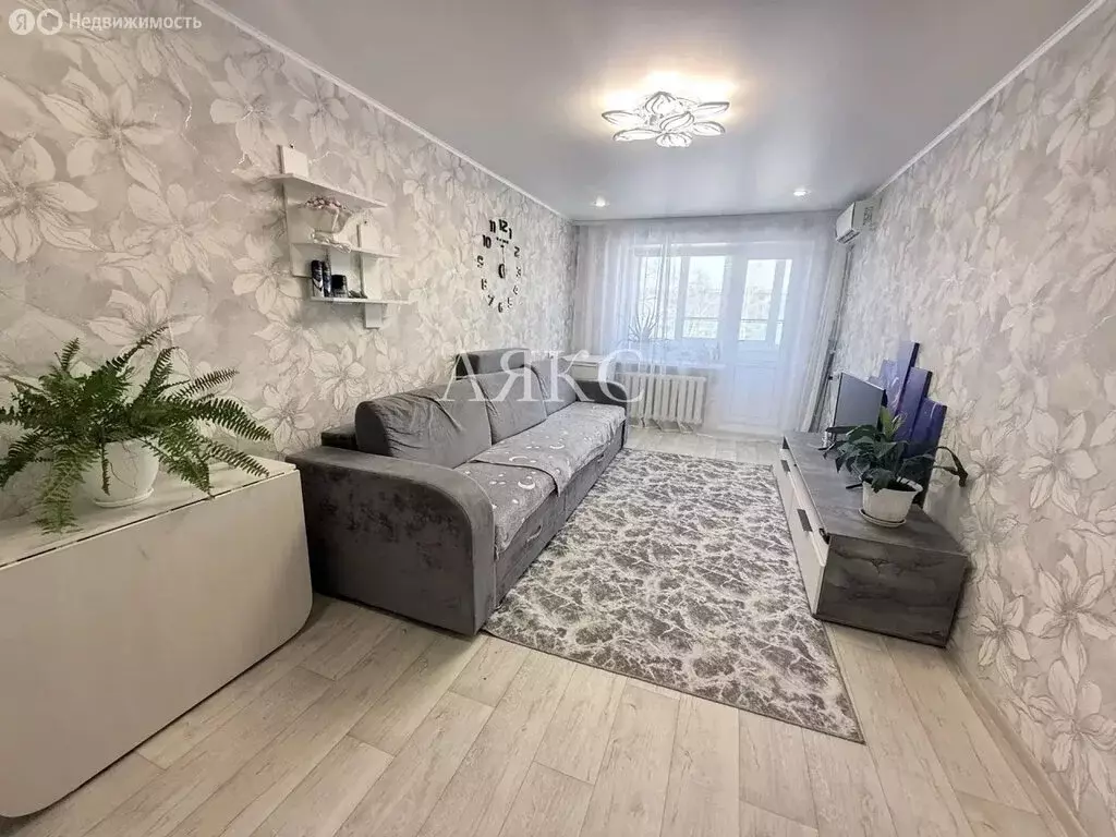 3-комнатная квартира: Ишимбай, улица Чкалова, 35 (57.1 м) - Фото 1