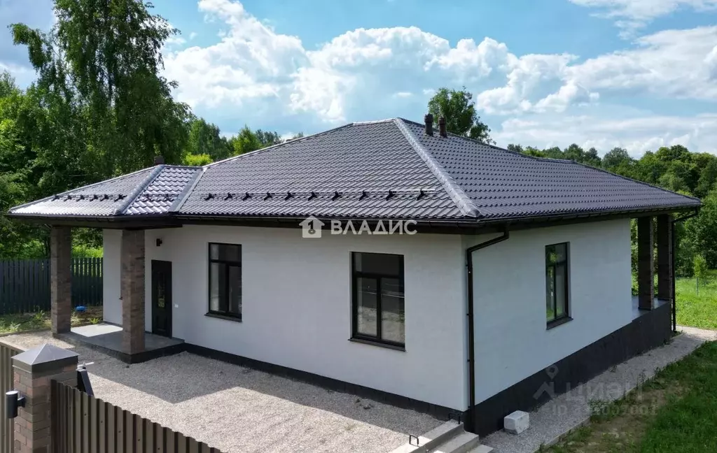 Дом в Калужская область, Жуковский муниципальный округ, д. Чернишня ... - Фото 1