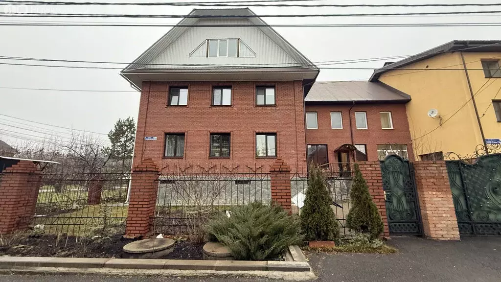 Дом в Уфа, переулок Геофизиков (289.9 м) - Фото 1