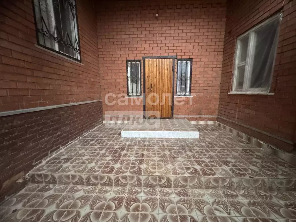 Дом в Краснодарский край, Кореновск ул. Академика Обручева (250 м) - Фото 2