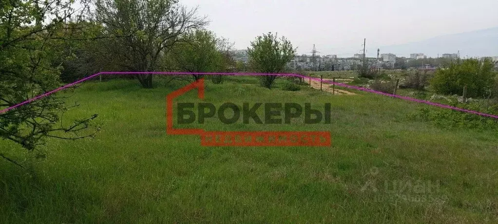 Участок в Севастополь ул. Летчика Наумова, 18 (10.0 сот.) - Фото 2