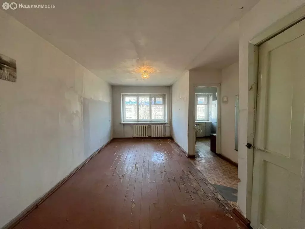 2-комнатная квартира: Николаевск-на-Амуре, улица Горького, 124 (41.1 ... - Фото 1