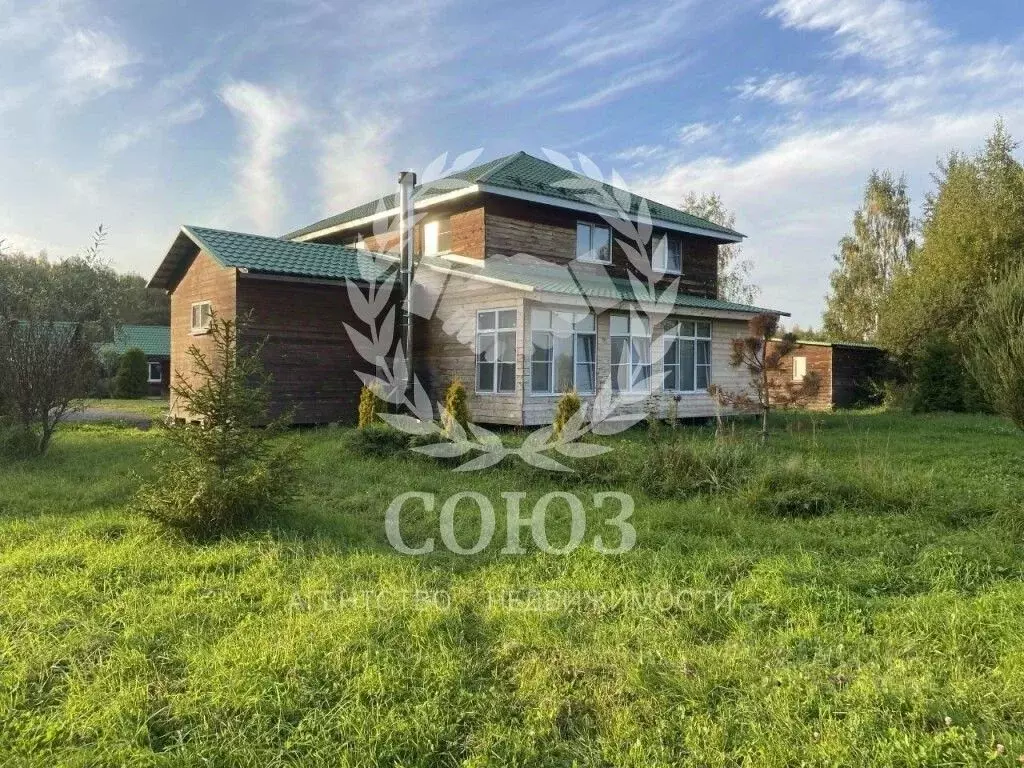 Дом в Калужская область, Жуковский муниципальный округ, с. Высокиничи  ... - Фото 2