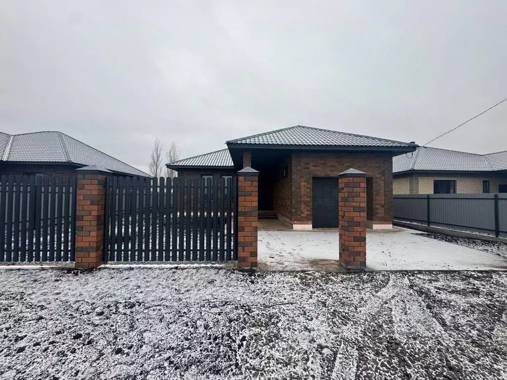 Дом в Оренбургская область, Оренбургский район, с. Подгородняя ... - Фото 1