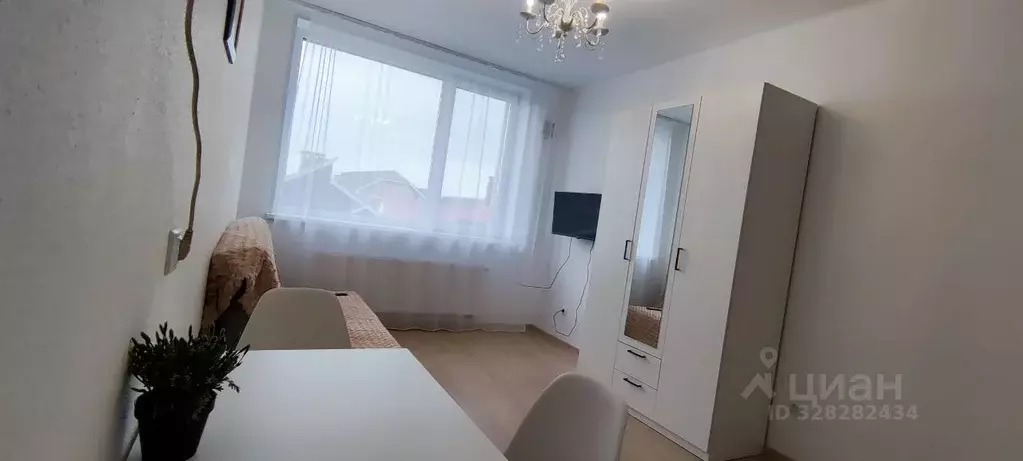 Студия Свердловская область, Екатеринбург ул. Победы, 102 (22.0 м) - Фото 1