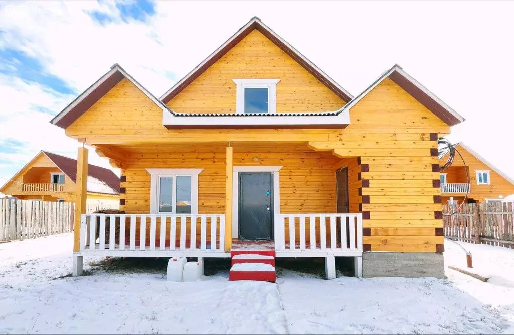 Дом в Урик, Заречная улица (140 м) - Фото 1