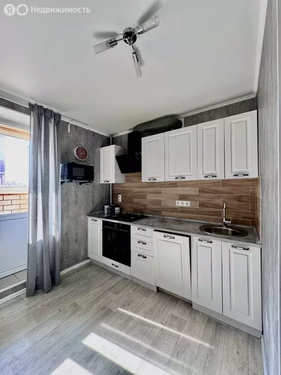 2-комнатная квартира: Саратов, улица имени В.И. Оржевского, 5 (50 м) - Фото 0