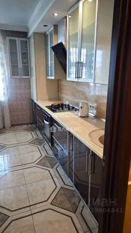 2-к кв. Крым, Керчь ул. Карла Маркса, 25 (87.0 м) - Фото 0