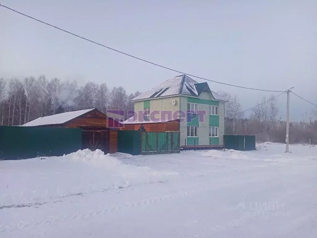 Дом в Тюменская область, Ялуторовский район, с. Новоатьялово ул. ... - Фото 1