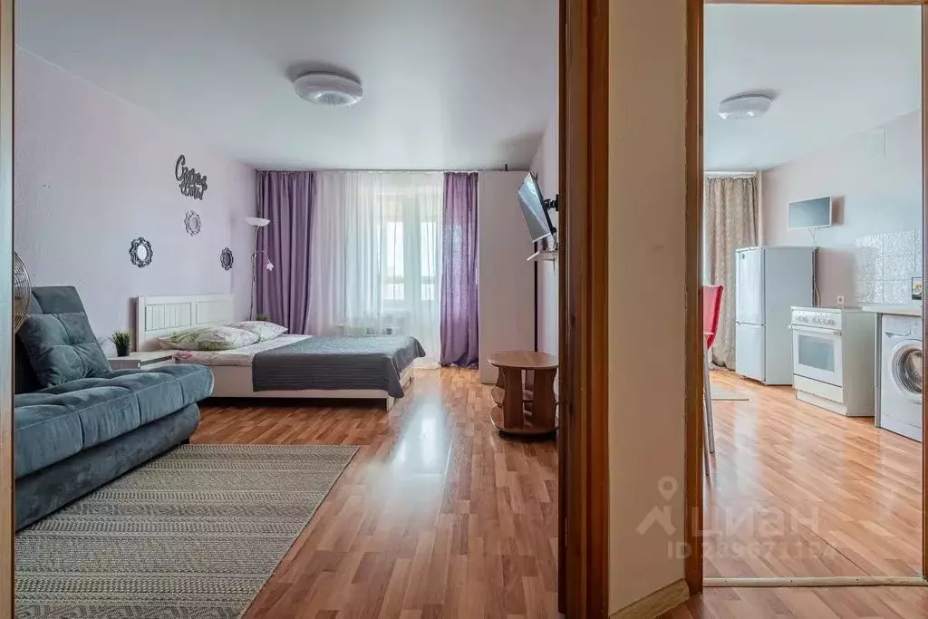 1-к кв. Свердловская область, Екатеринбург ул. Смазчиков, 3 (48.0 м) - Фото 1