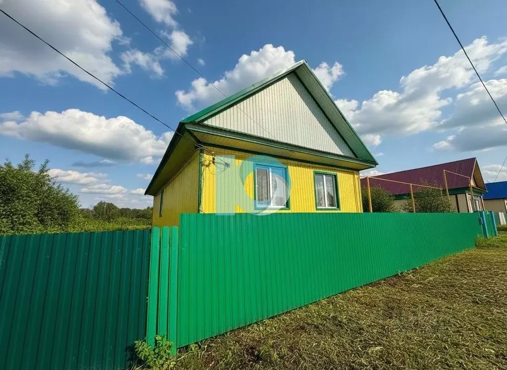 Дом в Башкортостан, Нуримановский район, Староисаевский сельсовет, с. ... - Фото 1