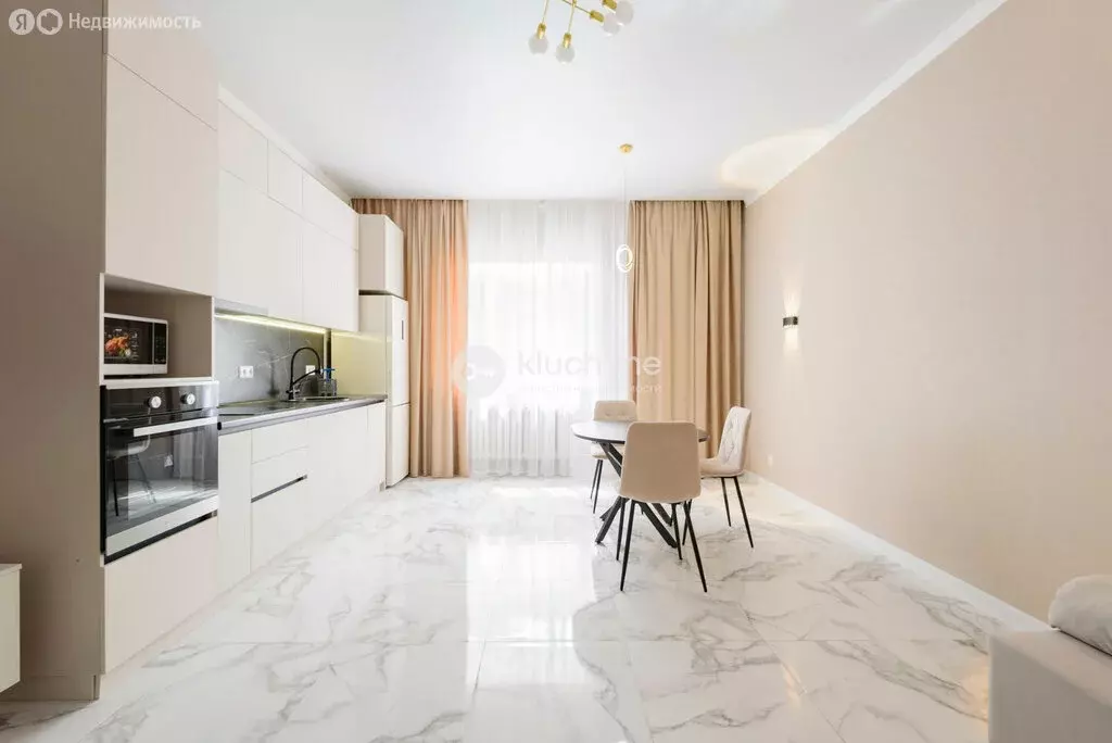 2-комнатная квартира: Казань, улица Адоратского, 1 (55 м) - Фото 1