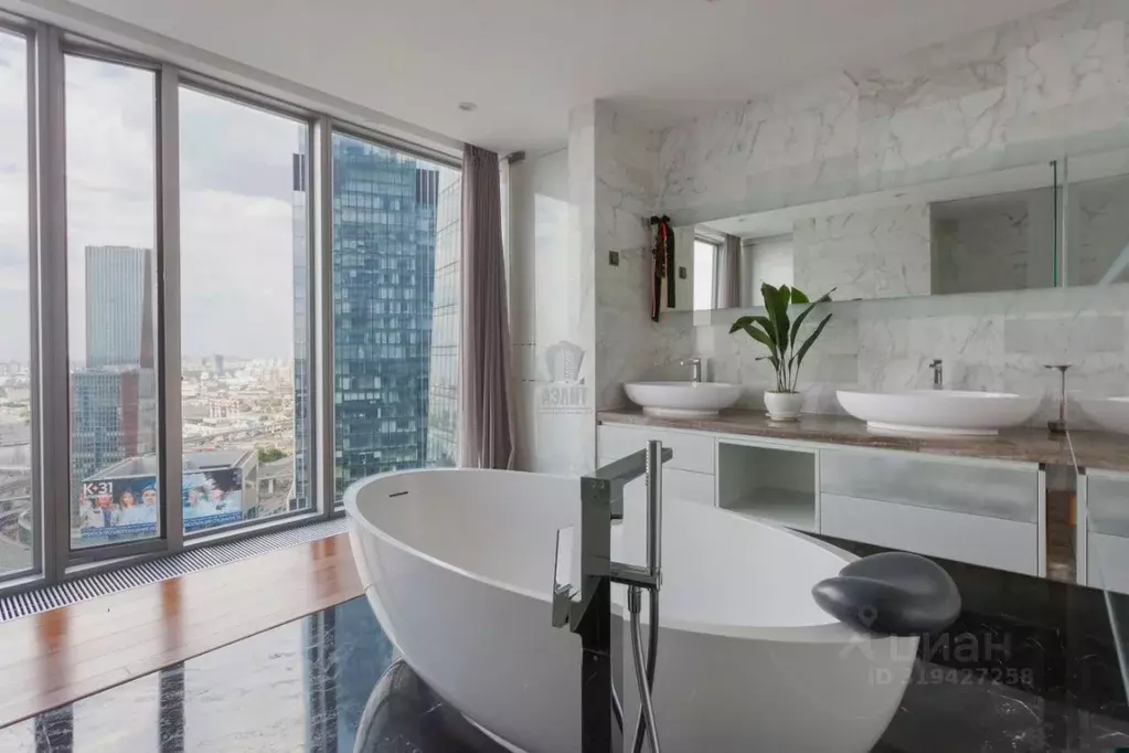 2-к кв. Москва 1-й Красногвардейский проезд, 21с2 (168.0 м) - Фото 1