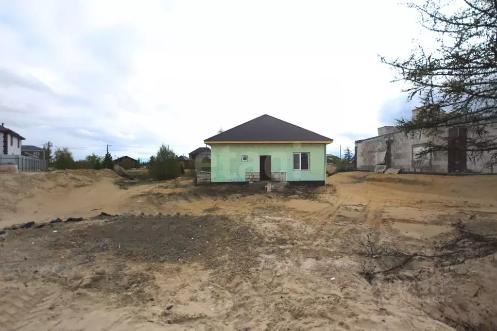 Дом в Ямало-Ненецкий АО, Новый Уренгой ул. Васнецова, 12 (112 м) - Фото 1