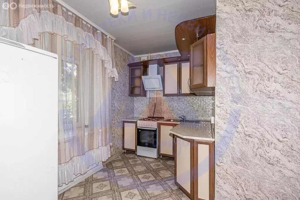 3-комнатная квартира: Курган, улица Куйбышева, 148 (77 м) - Фото 0