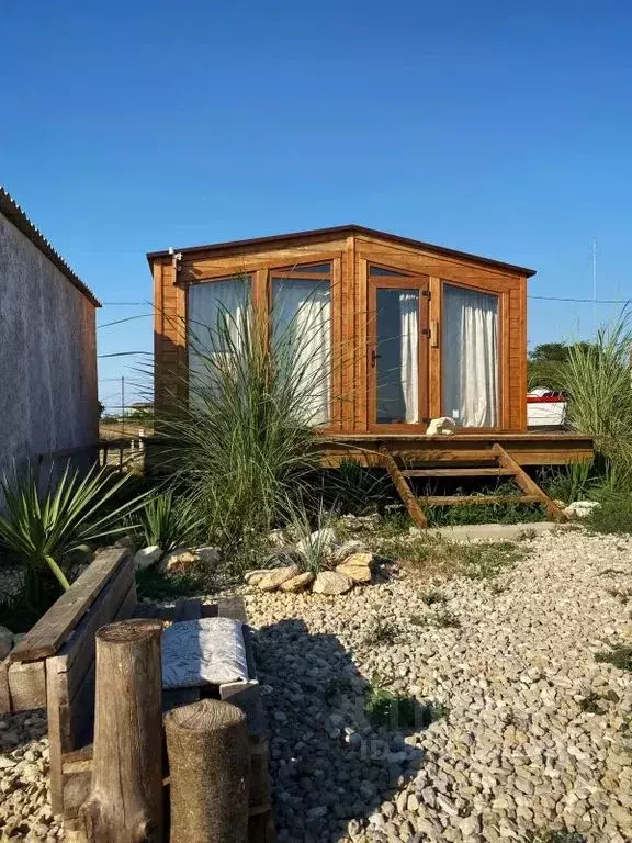 1-к кв. Крым, Черноморский район, Оленевское с/пос, с. Оленевка ул. ... - Фото 1