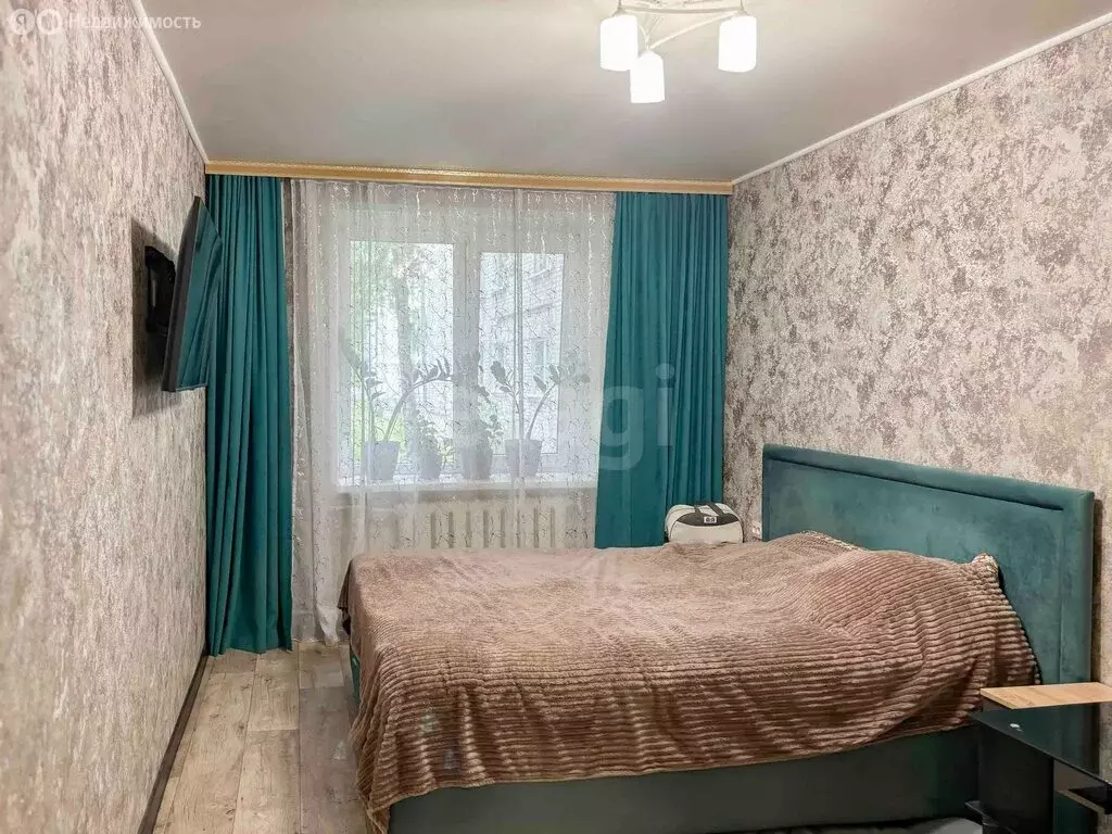 4-комнатная квартира: Псков, улица Белинского, 85А (88.6 м) - Фото 1