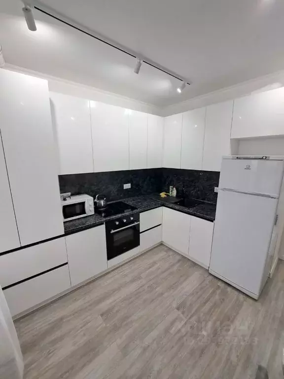 1-к кв. Астраханская область, Астрахань ул. Ахшарумова, 27А (40.0 м) - Фото 1