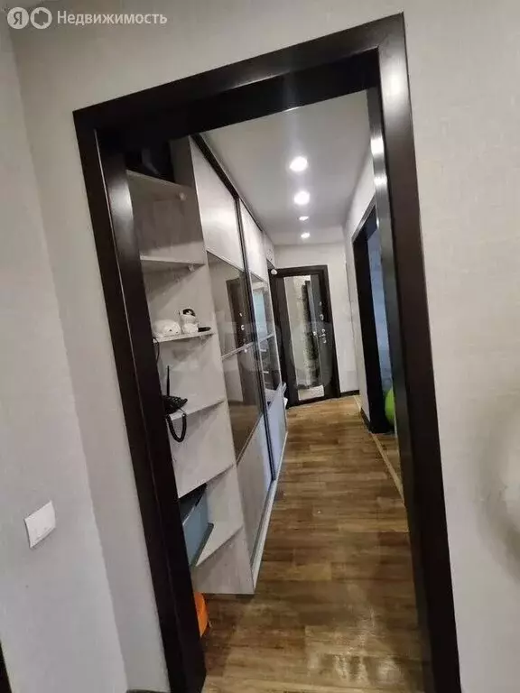 3-комнатная квартира: Тюмень, улица Газовиков, 29 (67.8 м) - Фото 1