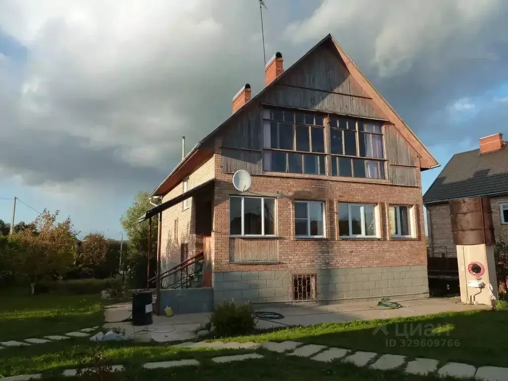 Дом в Калужская область, Боровский муниципальный округ, д. Красное ул. ... - Фото 1