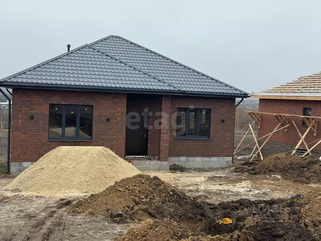 Дом в Белгородская область, Белгородский район, Хохловское с/пос, с. ... - Фото 1