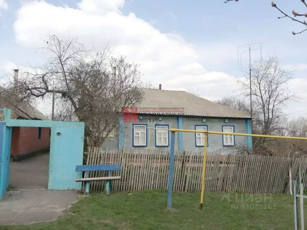 Дом в Белгородская область, Старооскольский городской округ, с. ... - Фото 1