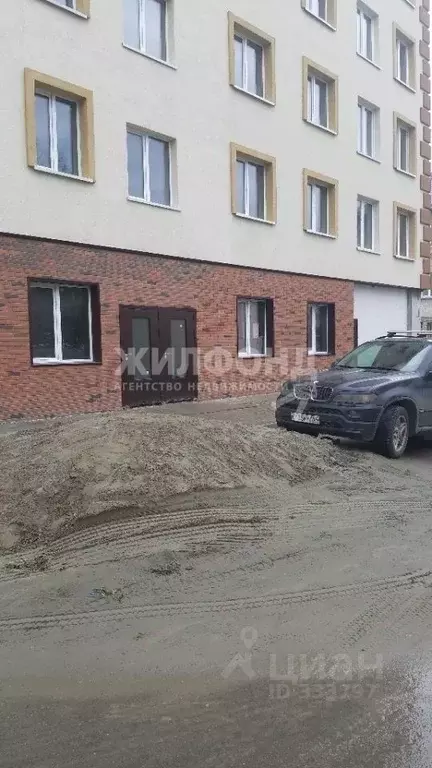 Торговая площадь в Новосибирская область, Новосибирск Ленинградская ... - Фото 0