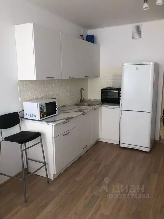 1-к кв. Свердловская область, Екатеринбург ул. Дорожная, 12 (41.0 м) - Фото 2