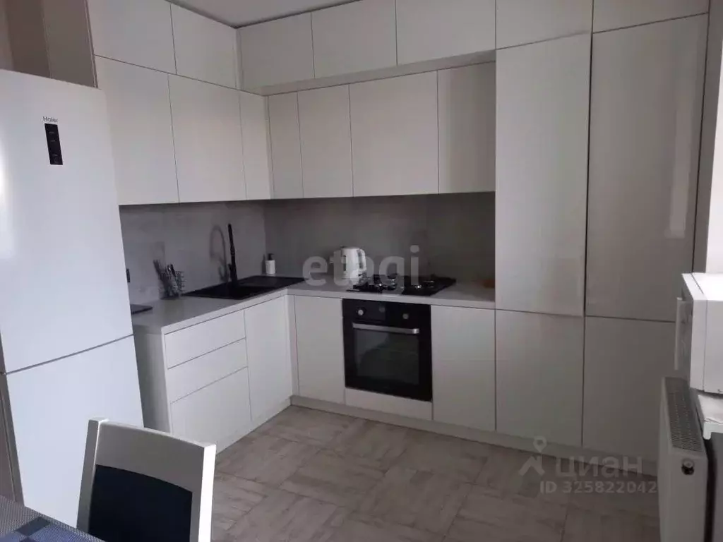 2-к кв. Адыгея, Майкоп ул. Чкалова, 84В (68.0 м) - Фото 1