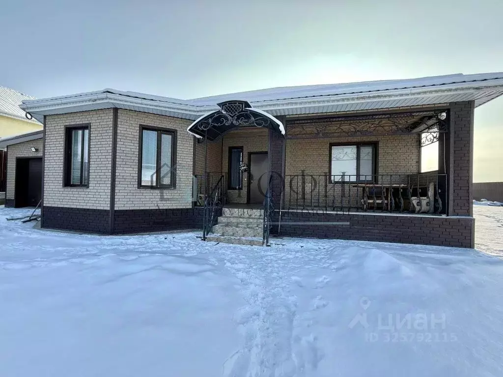 Дом в Белгородская область, Чернянский район, Ездоченское с/пос, с. ... - Фото 1