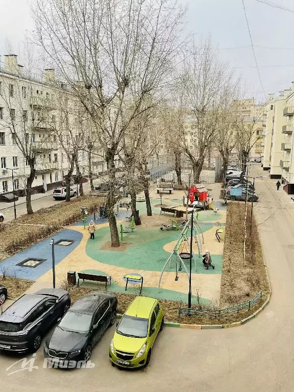 Продается комната в 5-комнатной квартире - Фото 0