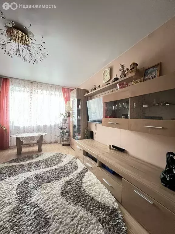 3-комнатная квартира: Артём, Каширская улица, 30 (60 м) - Фото 0