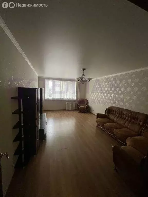 3-комнатная квартира: Феодосия, улица Володарского, 15А (79.9 м) - Фото 1