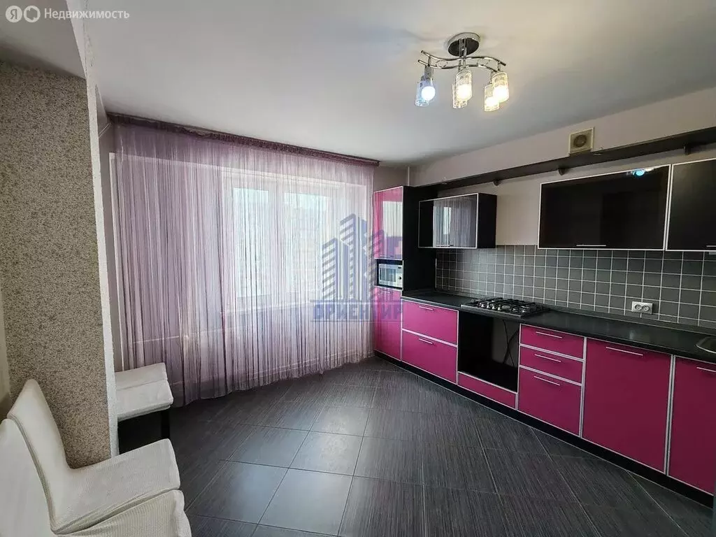 3-комнатная квартира: Новочебоксарск, улица Строителей, 3к1 (86.9 м) - Фото 1