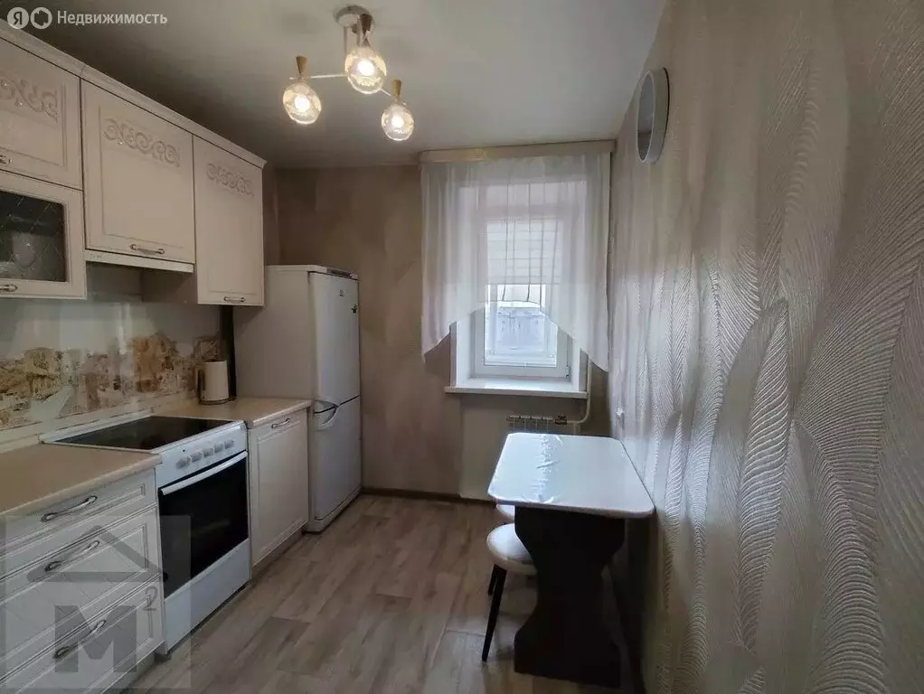 3-комнатная квартира: Абакан, улица Пушкина, 100 (48.2 м) - Фото 2