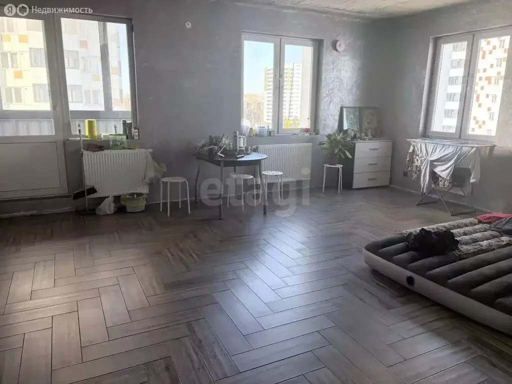 3-комнатная квартира: Улан-Удэ, микрорайон 140Б, 10 (81.5 м) - Фото 1