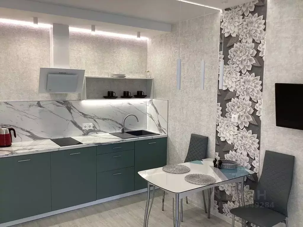 Студия Тюменская область, Тюмень ул. Мельникайте, 150 (35.0 м) - Фото 1