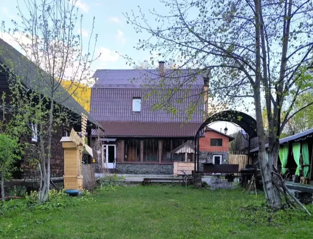 Дом в Алтай, Майминский район, с. Соузга Солнечная ул., 8 (240 м) - Фото 1