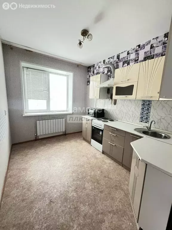 3-комнатная квартира: Стерлитамак, проспект Октября, 48 (81.2 м) - Фото 1