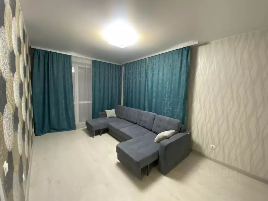 2-к кв. Тюменская область, Тюмень ул. Раушана Абдуллина, 6 (60.0 м) - Фото 0