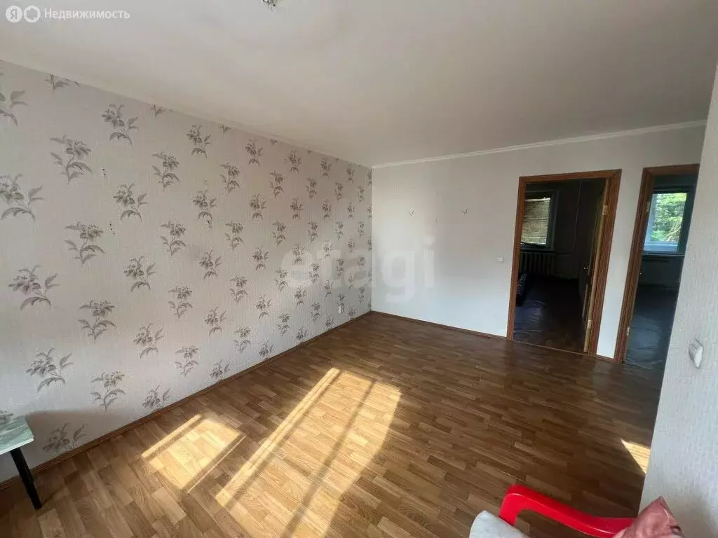 3-комнатная квартира: Загорянский, улица Ватутина, 36 (56.7 м) - Фото 1