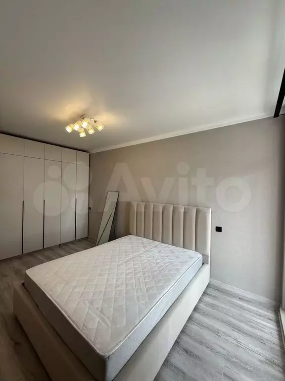 1-к. квартира, 38 м, 8/8 эт. - Фото 0