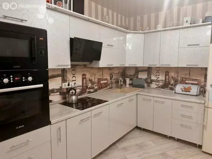 3-комнатная квартира: Якутск, улица Лермонтова, 102 (108.8 м) - Фото 0