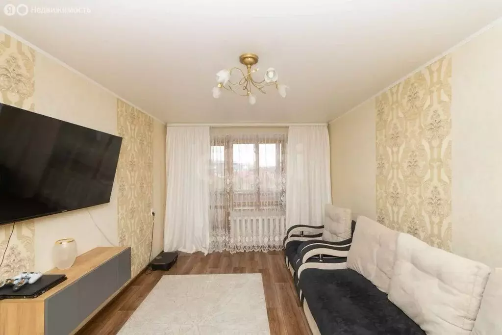 3-комнатная квартира: Ишим, улица Шаронова, 32 (60.2 м) - Фото 1