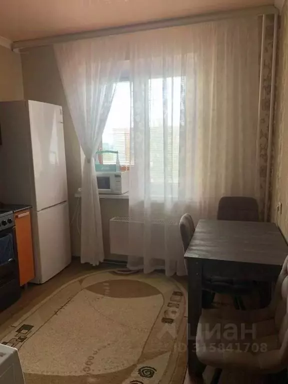 1-к кв. Тюменская область, Тобольск 10-й мкр, 74 (43.0 м) - Фото 1